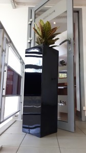 Donica  CUBO ALTA 28X28X90 CZARNY POŁYSK