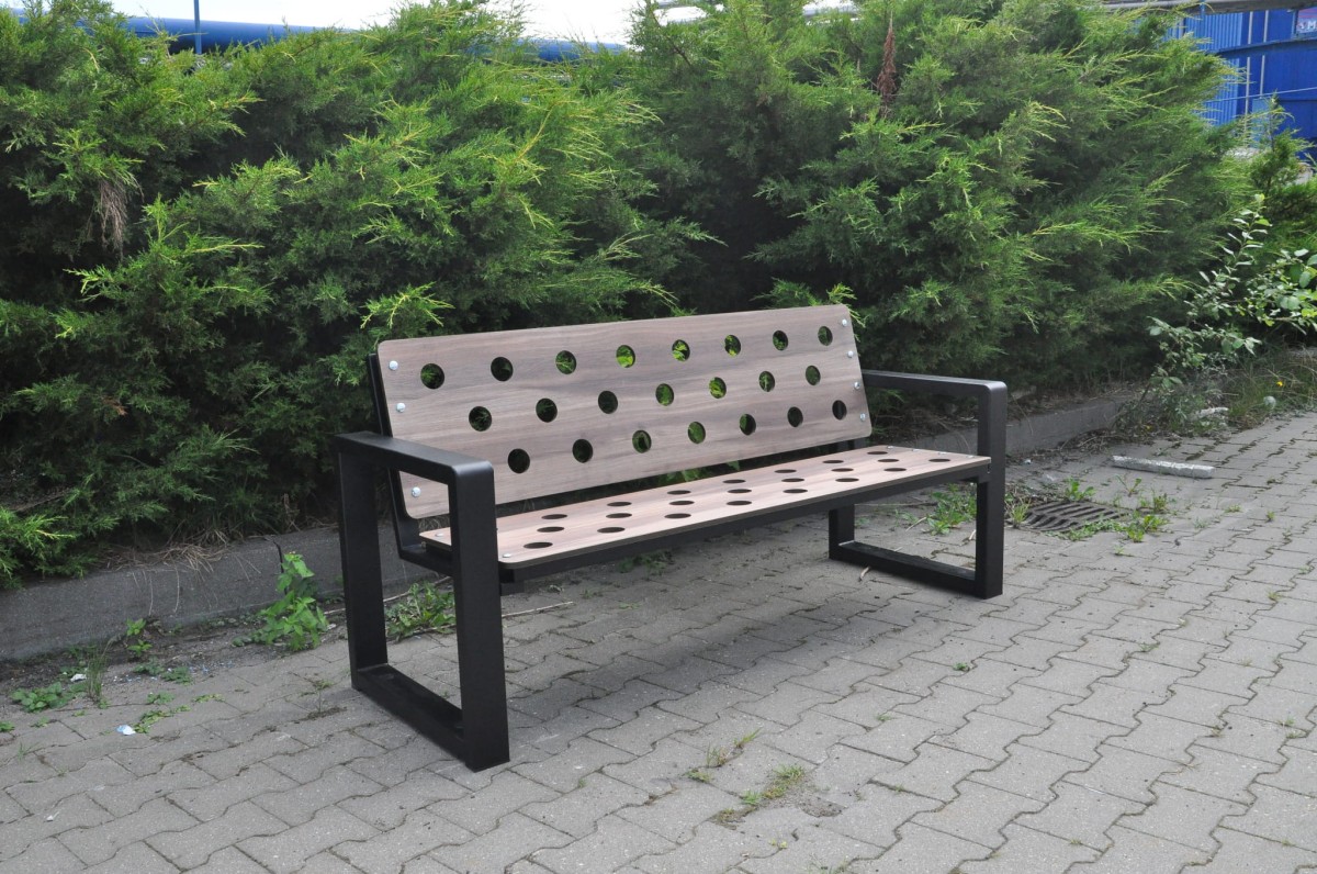 Odporna na zarysowania ławka osiedlowa Grande HPL 150 cm